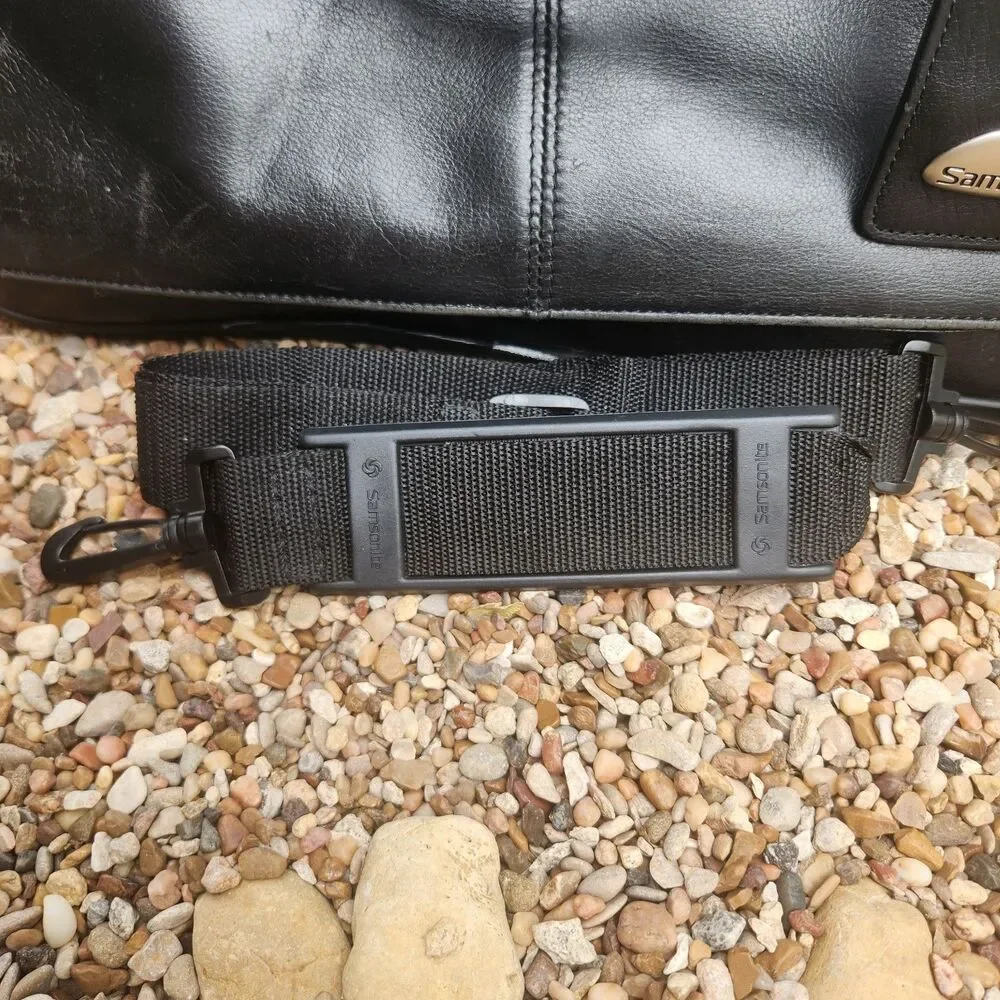 Samsonite Leather Expandable Laptop Messenger Briefcase Bag Black 15.4” Screen